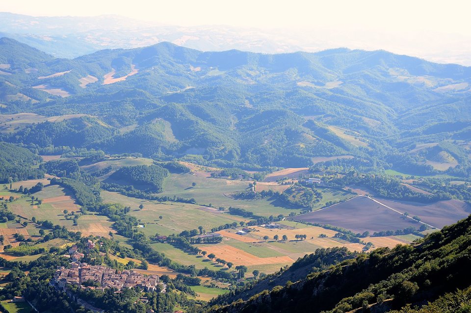 fotografia panoramica del Monte Cucco in occasione di Suoni Controvento