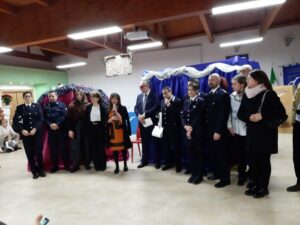 La Befana al Chianelli con le calze realizzate dalle detenute di Capanne