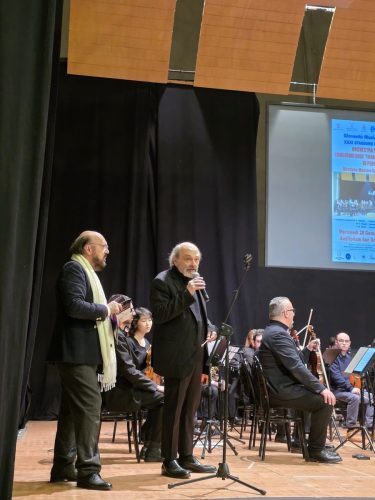 Il direttore d'orchestra Gian Luigi Zampieri