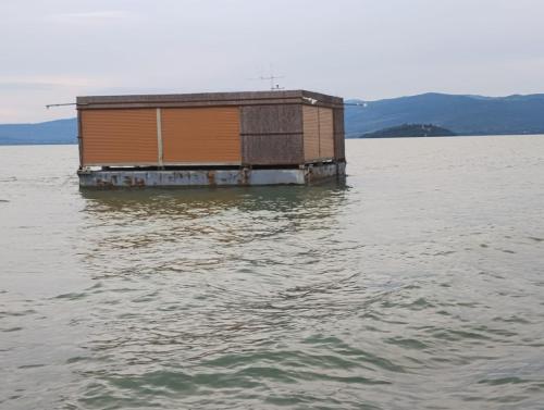 Isola B