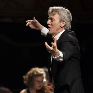 Orchestra-Leonore-direttore-Daniele-Giorgi-ph-Marco-Caselli-Nirmal-2_300x300_acf_cropped