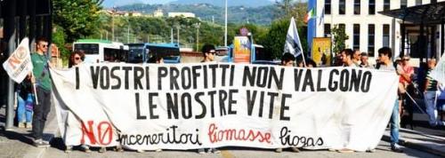 striscione Comitato No Inceneritori